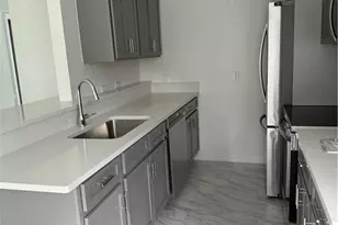 3225 E Riverside Dr, Fort Myers, FL 33916 - Photo 4
