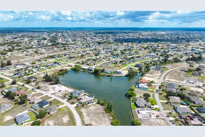 1317 NW 20th Ct, Cape Coral, FL 33993 - Photo 4