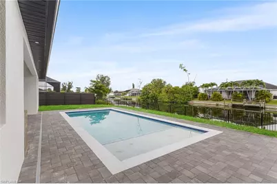 1837 NE 2nd St, Cape Coral, FL 33909 - Photo 30