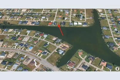 424 NE 9th St, Cape Coral, FL 33909 - Photo 2