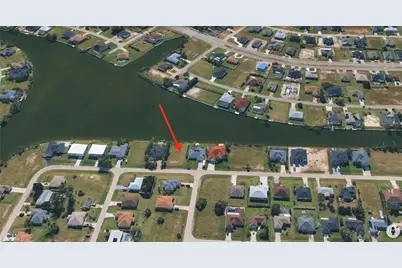 424 NE 9th St, Cape Coral, FL 33909 - Photo 4