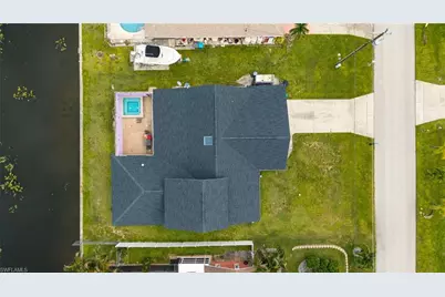 2704 SW 2nd Pl, Cape Coral, FL 33914 - Photo 34