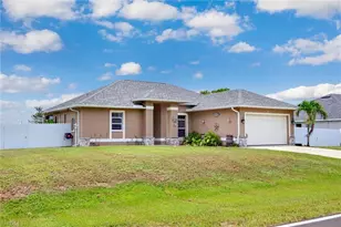32 Wilmington Pkwy, Cape Coral, FL 33993 - Photo 6