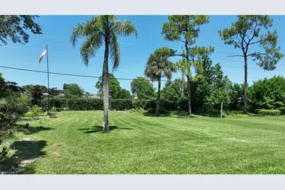 11477 Longshore Way W, Naples, FL 34119 - Photo 24