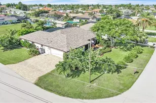 1903 SE 29th Ln, Cape Coral, FL 33904 - Photo 2