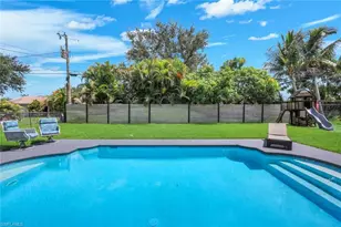 2212 SE 7th St, Cape Coral, FL 33990 - Photo 2