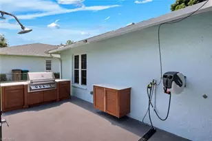 2212 SE 7th St, Cape Coral, FL 33990 - Photo 30