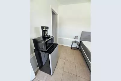 14621 McGregor Blvd #10, Fort Myers, FL 33908 - Photo 4