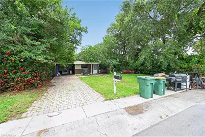 1223 Embassy Ln, Naples, FL 34104 - Photo 32