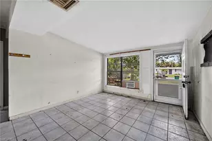 1223 Embassy Ln, Naples, FL 34104 - Photo 12