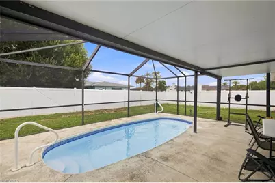 301 Hollywood St, Lehigh Acres, FL 33936 - Photo 12