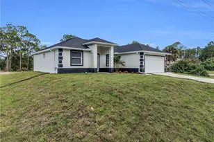 814 Euclid Ave, Lehigh Acres, FL 33972 - Photo 4