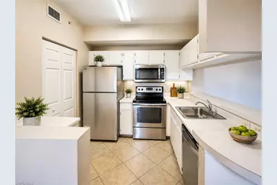 6490 Aragon Way #303, Fort Myers, FL 33966 - Photo 6
