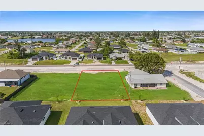 406 Diplomat Pkwy E, Cape Coral, FL 33909 - Photo 8