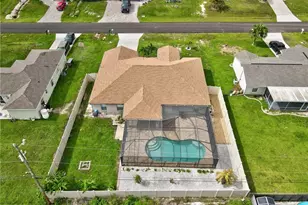 317 NE 9th Terrace, Cape Coral, FL 33909 - Photo 2