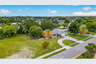 1634 Country Club Blvd, Cape Coral, FL 33990 - Photo 46