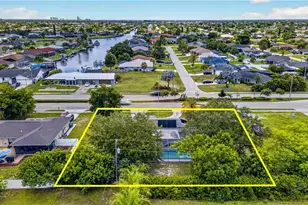 1634 Country Club Blvd, Cape Coral, FL 33990 - Photo 42