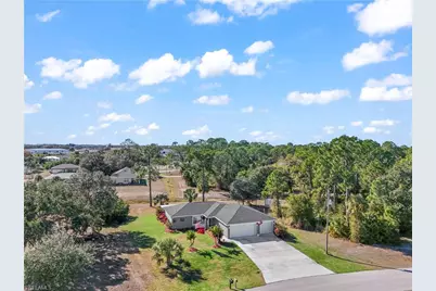 3008 Redwood Ln, Labelle, FL 33935 - Photo 6