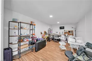 2202 Parkview Dr, Fort Myers, FL 33905 - Photo 12