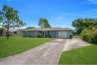 2202 Parkview Dr, Fort Myers, FL 33905 - Photo 2