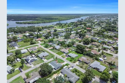 2202 Parkview Dr, Fort Myers, FL 33905 - Photo 16