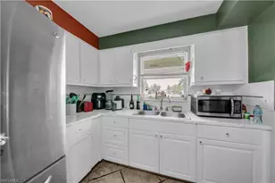 2202 Parkview Dr, Fort Myers, FL 33905 - Photo 4