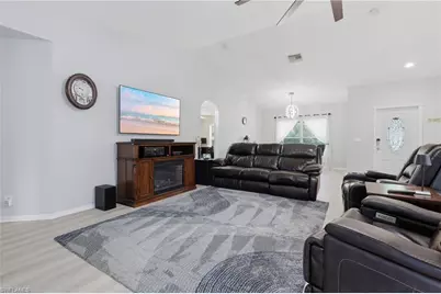 404 Parkdale Blvd, Lehigh Acres, FL 33974 - Photo 16