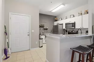 15360 Bellamar Cir, Fort Myers, FL 33908 - Photo 4