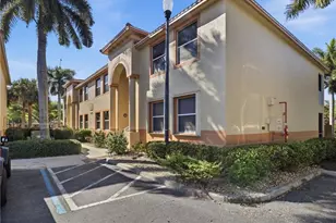 15360 Bellamar Cir, Fort Myers, FL 33908 - Photo 2