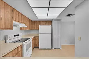 8474 Charter Club Cir, Fort Myers, FL 33919 - Photo 12