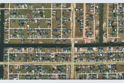 14 NW 9th St, Cape Coral, FL 33993 - Photo 2