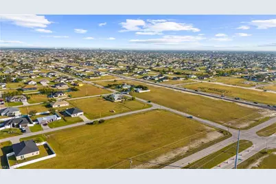 1614 NE Juanita Pl, Cape Coral, FL 33909 - Photo 12