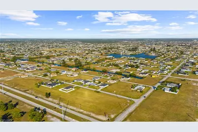 1614 NE Juanita Pl, Cape Coral, FL 33909 - Photo 10