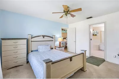 1015 SE 4th Pl, Cape Coral, FL 33990 - Photo 16