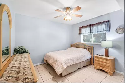 1015 SE 4th Pl, Cape Coral, FL 33990 - Photo 18