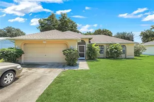 1015 SE 4th Pl, Cape Coral, FL 33990 - Photo 2