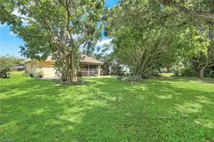 1015 SE 4th Pl, Cape Coral, FL 33990 - Photo 24