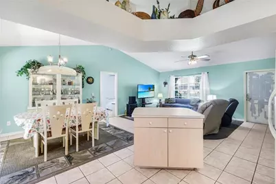 1015 SE 4th Pl, Cape Coral, FL 33990 - Photo 12