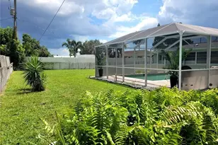 2705 SE 17th Ave, Cape Coral, FL 33904 - Photo 4