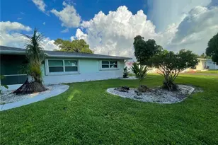 2705 SE 17th Ave, Cape Coral, FL 33904 - Photo 8