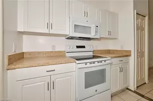 3825/3827 Hollycrest St, Fort Myers, FL 33905 - Photo 18