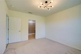 919 NE 11th St, Cape Coral, FL 33909 - Photo 12
