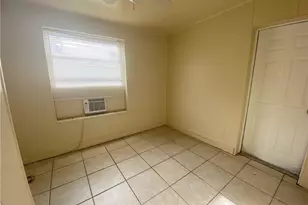 8110 Howell Ave, North Fort Myers, FL 33917 - Photo 10