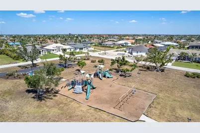 1424 SW 49th St, Cape Coral, FL 33914 - Photo 38