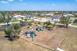 1424 SW 49th St, Cape Coral, FL 33914 - Photo 38