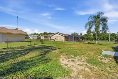 19368 Coraltree Ct, Lehigh Acres, FL 33936 - Photo 32