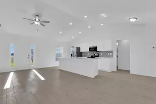 918 NE 12th St, Cape Coral, FL 33909 - Photo 4