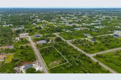 314 Laurel Ave S, Lehigh Acres, FL 33974 - Photo 4