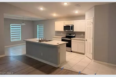 3637 NE 10th Ave, Cape Coral, FL 33909 - Photo 2
