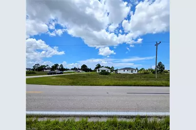 926 Columbus Blvd, Lehigh Acres, FL 33974 - Photo 1